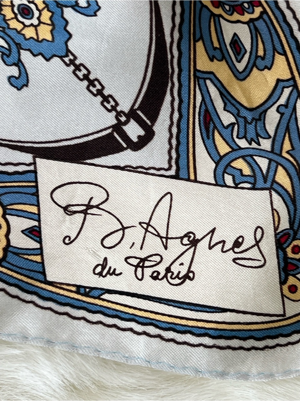B. Agnès du Paris Square Scarf 25” x 26” Chain Print Satin Feel Bandana - Picture 5 of 5